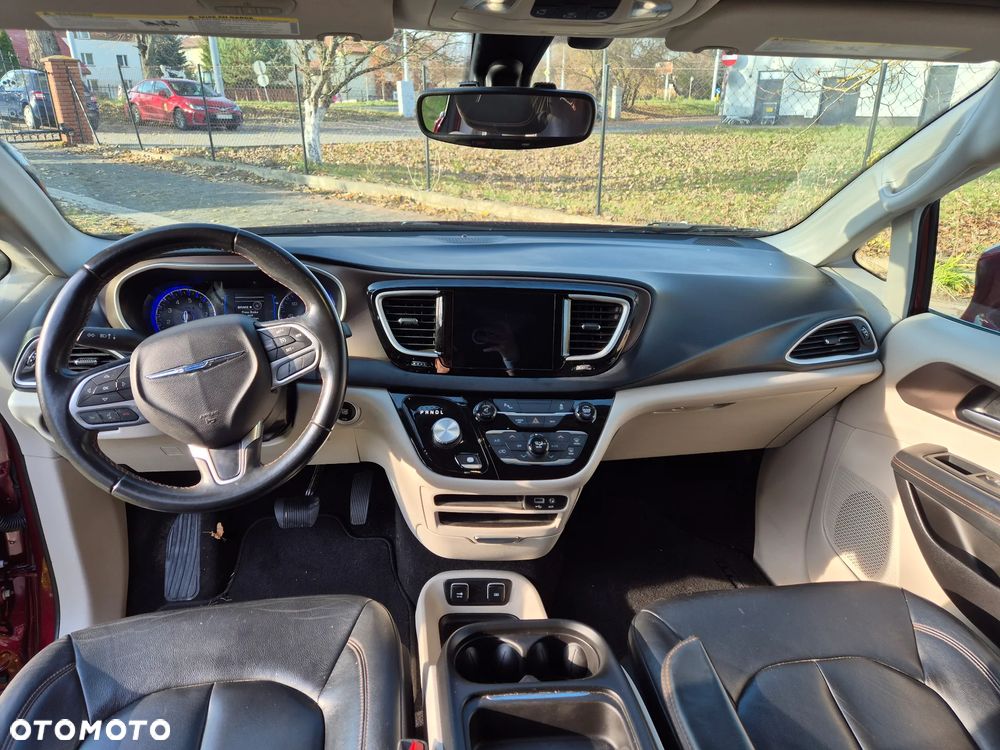 Chrysler Pacifica - 7