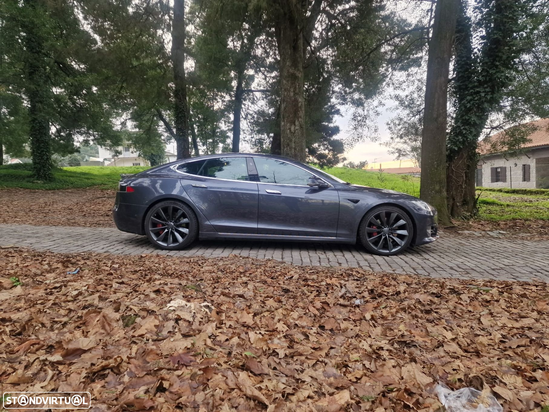 Tesla Model S 90D - 9