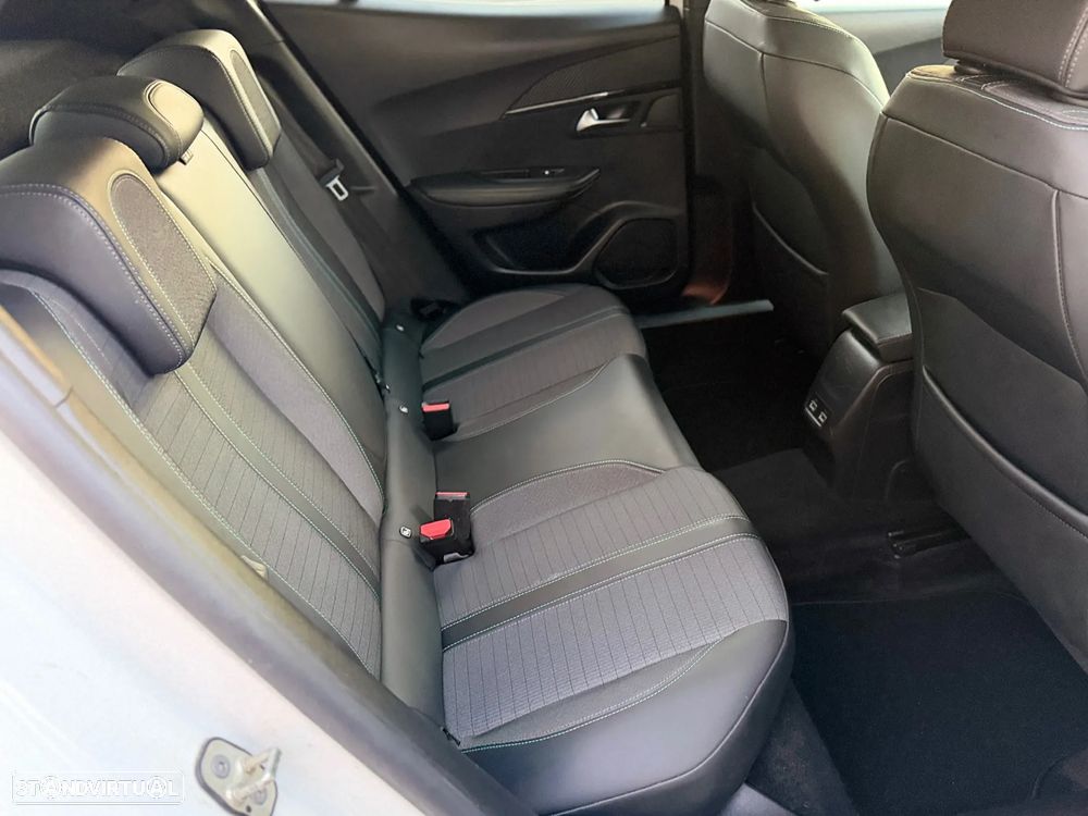 Peugeot 2008 1.2 PureTech Allure Pack EAT8 - 12