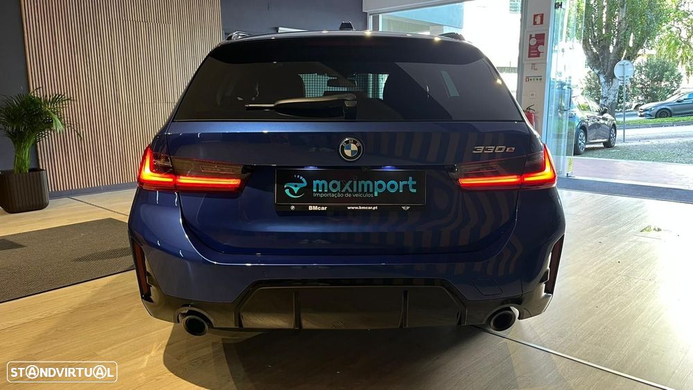 BMW 330 e Pack Desportivo M Auto - 6