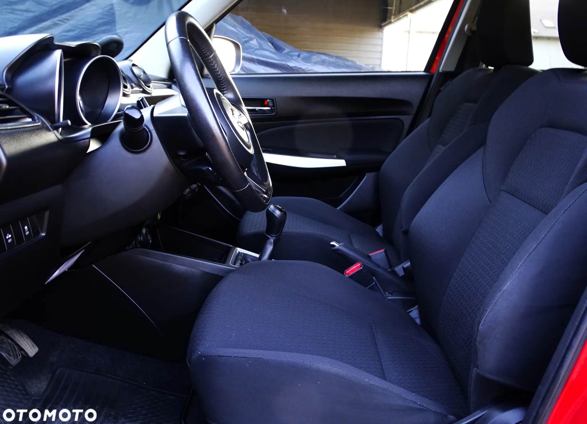 Suzuki Swift 1.2 Premium Plus - 22