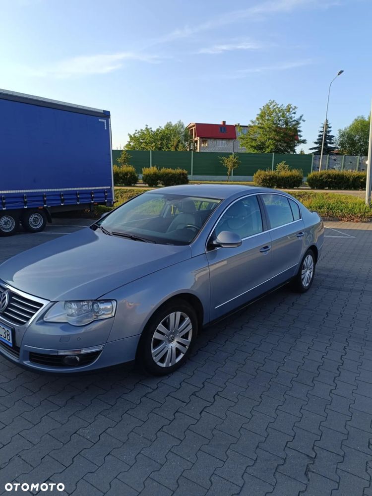 Volkswagen Passat 2.0 TDI DPF Highline DSG - 2