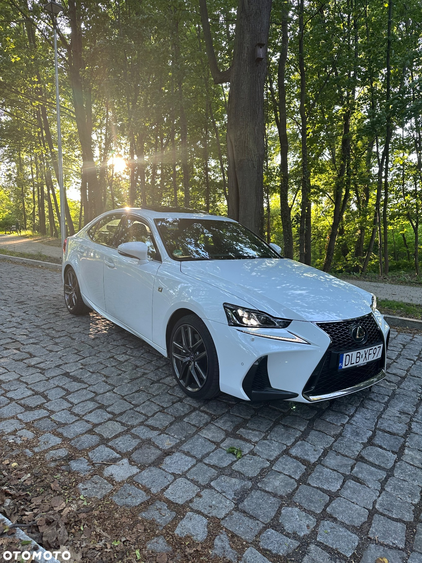 Lexus IS 200t / 300 F Sport - 3