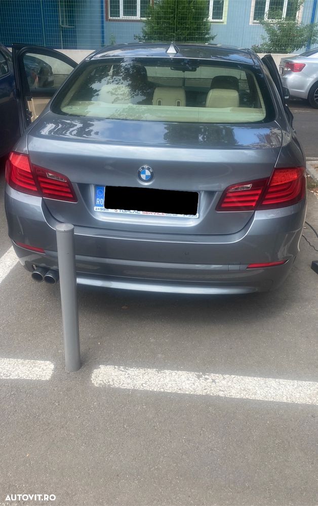 BMW Seria 5 525d xDrive - 11