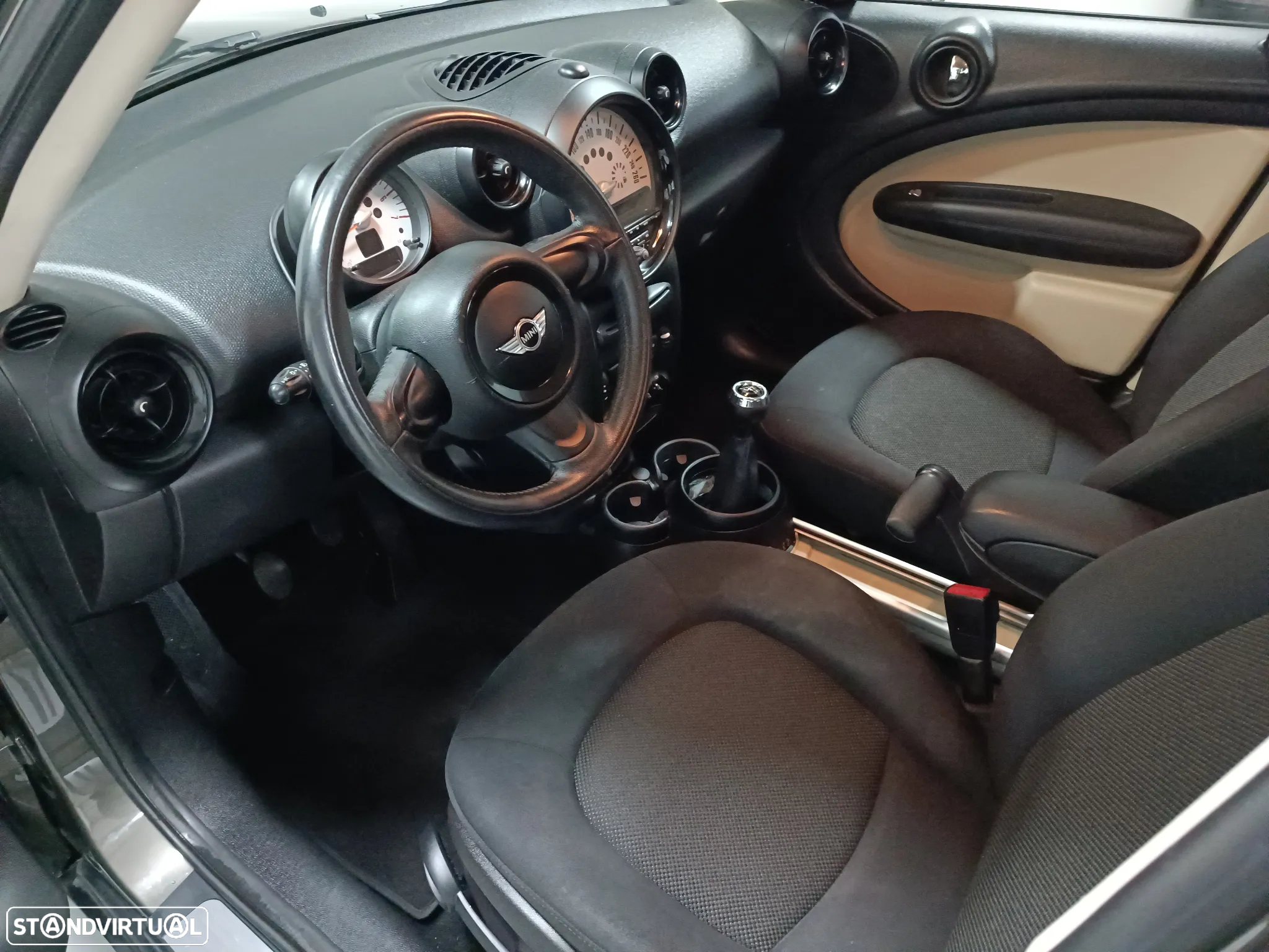 MINI Countryman One D - 11