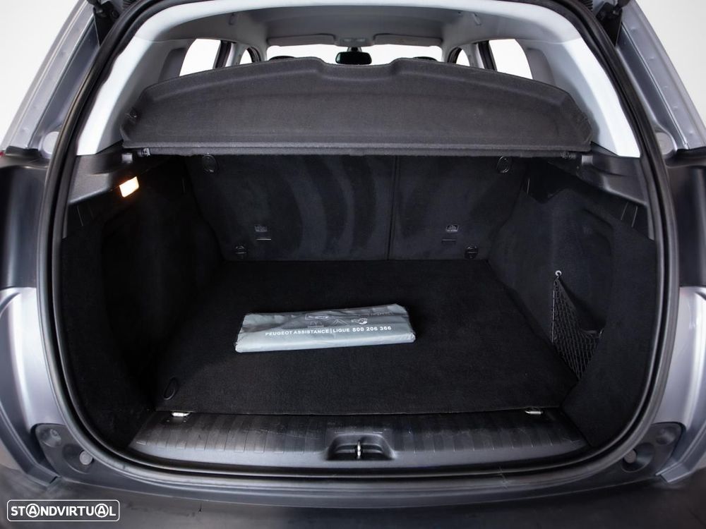 Peugeot 2008 - 11