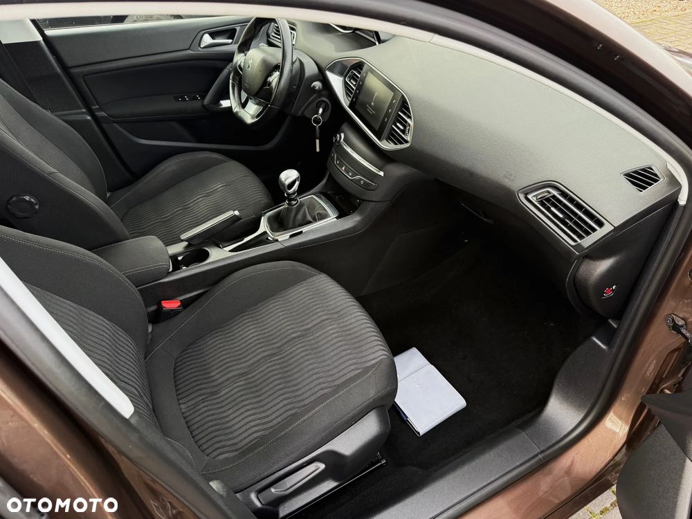 Peugeot 308 125 THP Active - 13