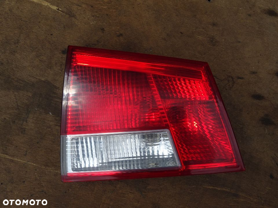 LAMPA LEWA TYLNA LEWY TYŁ W KLAPĘ OPEL VECTRA C KOMBI - 2