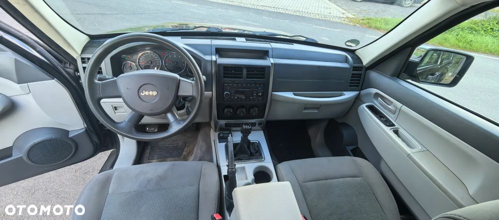 Jeep Cherokee - 8