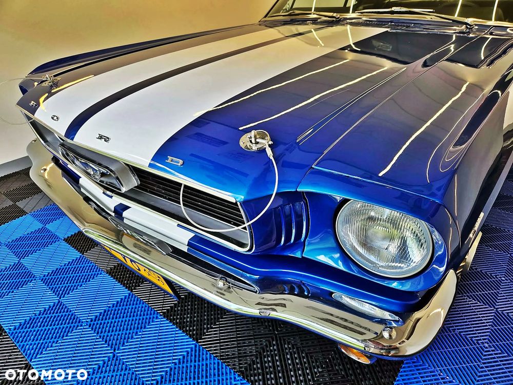 Ford Mustang - 27