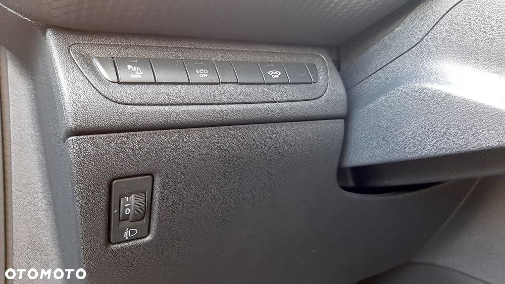 Peugeot 2008 1.2 Pure Tech GPF Allure S&S - 22