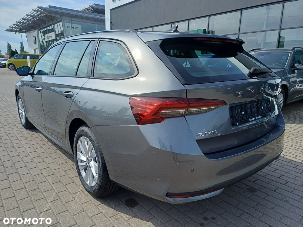 Skoda Octavia 2.0 TDI Drive Essence DSG - 9