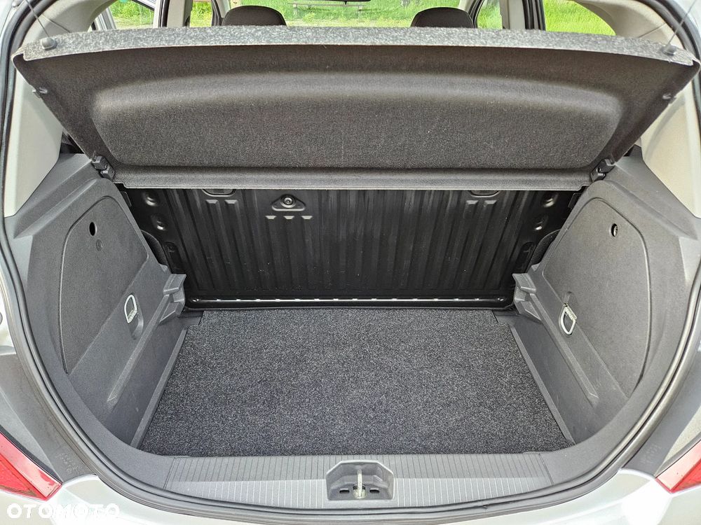 Opel Corsa 1.2 16V Essentia - 21