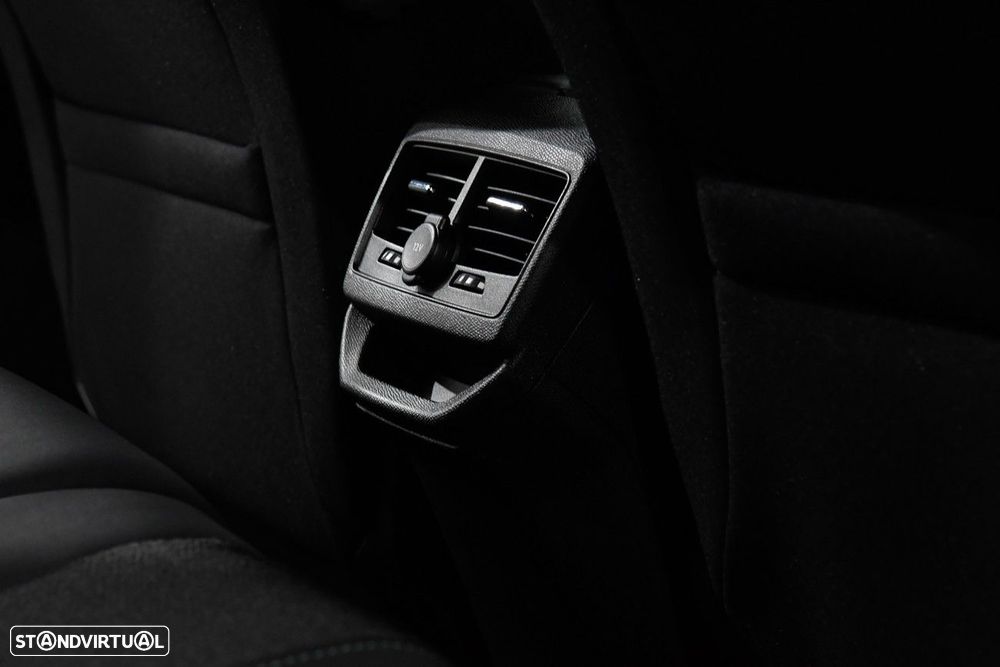 Peugeot 3008 1.2 Hybrid Allure Pack e-DCS6 - 24