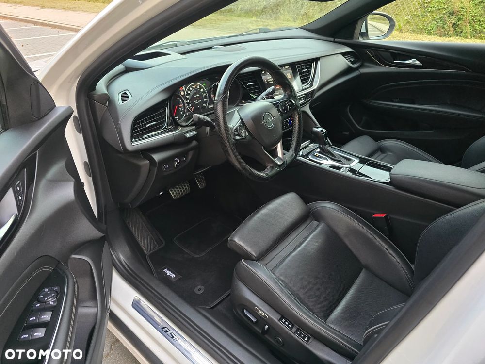 Opel Insignia 2.0 T 4x4 GSi S&S - 10