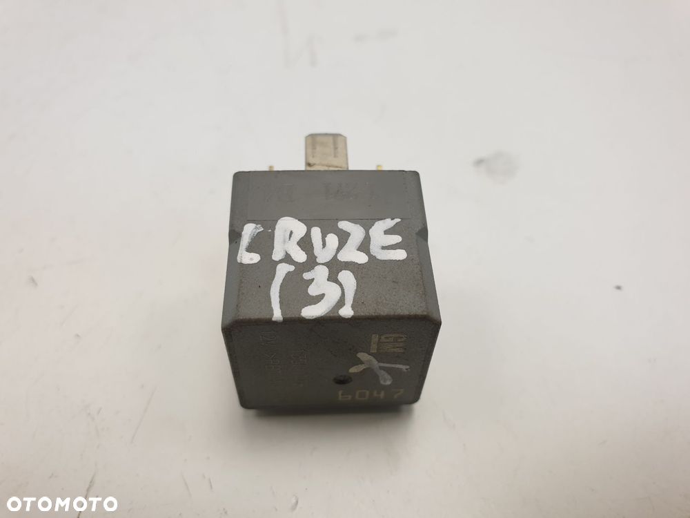 Chevrlet Cruze J305 2.0 VCDI PRZEKAŹNIK 13500118 - 2