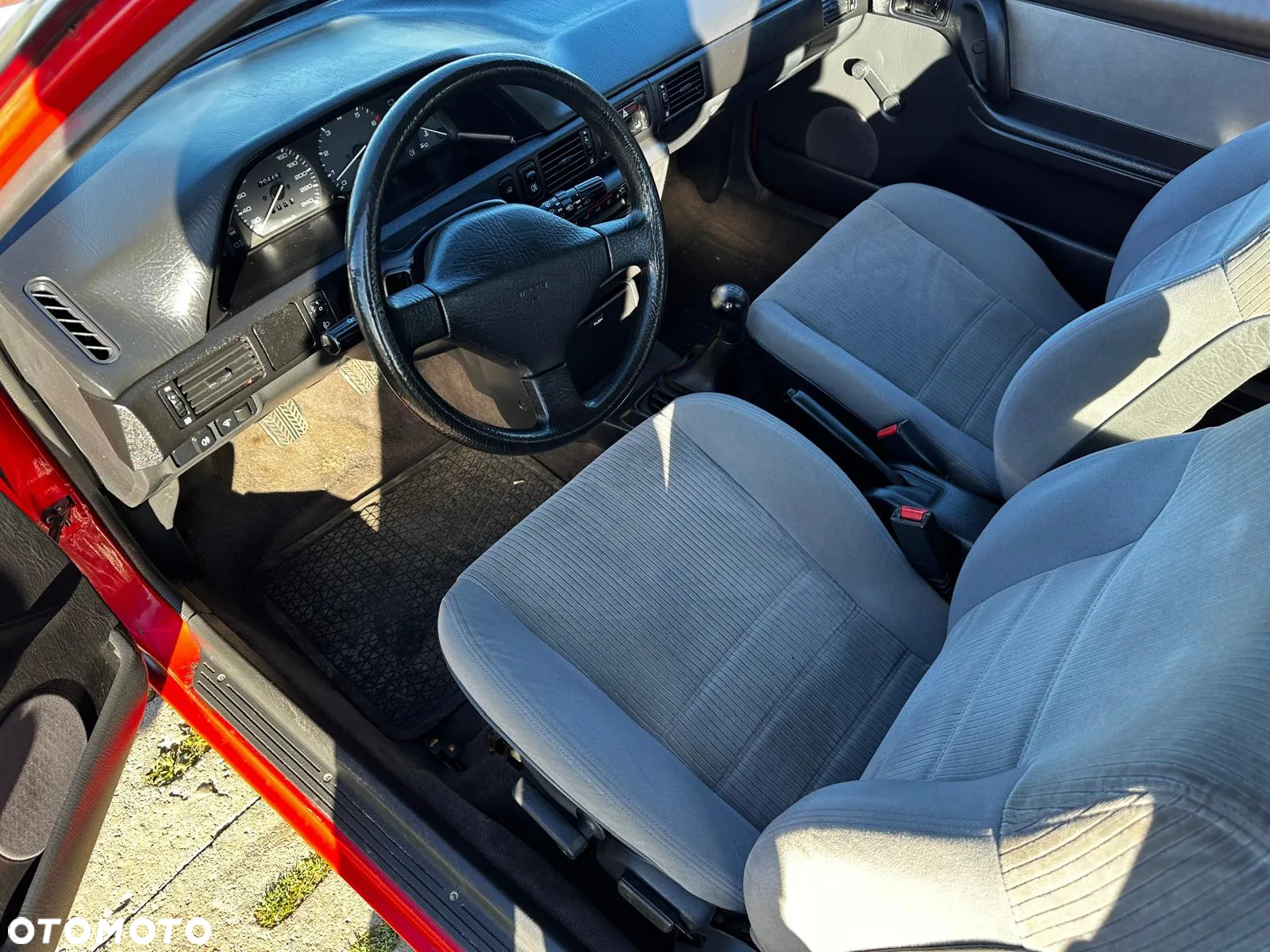 Mazda 323 1.6 GLX - 11