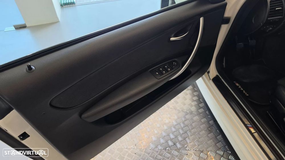 BMW 118 d Limited Edition Lifestyle c/ M Sport Pack - 39