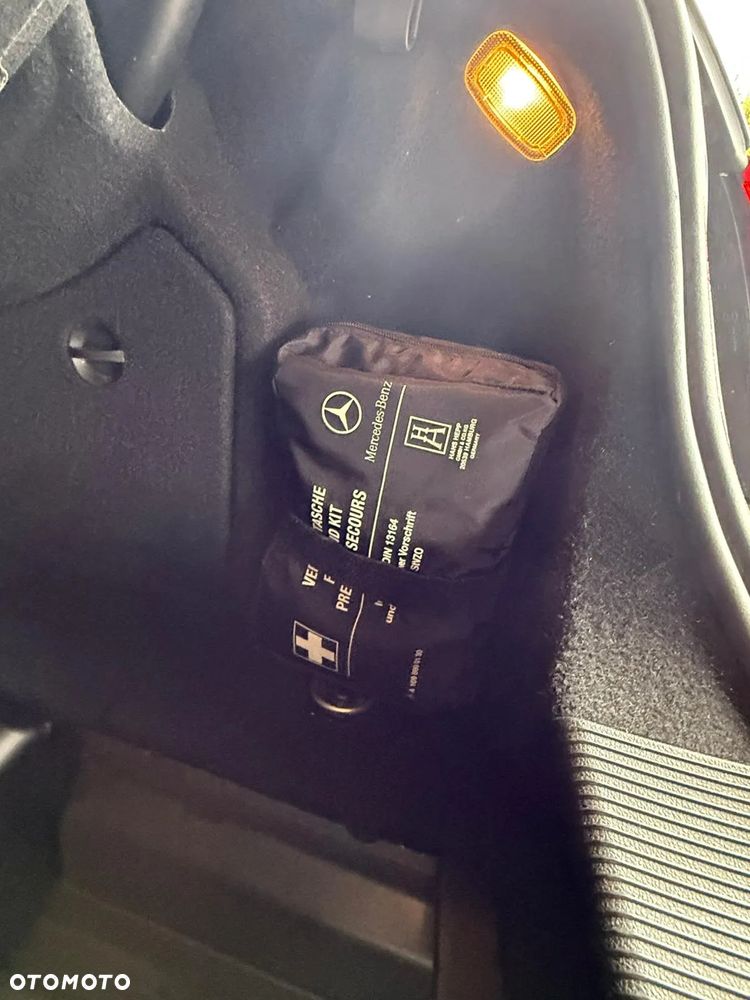 Mercedes-Benz Klasa E 350 CDI DPF Coupe BlueEFFICIENCY 7G-TRONIC Avantgarde - 29