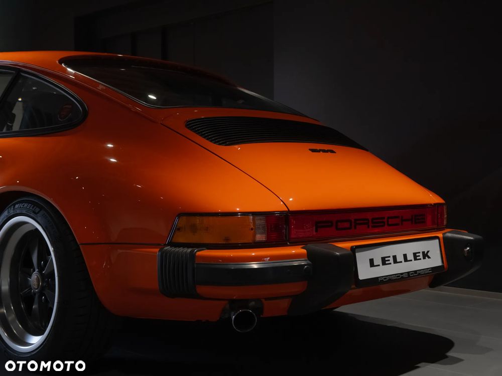 Porsche 911 - 17