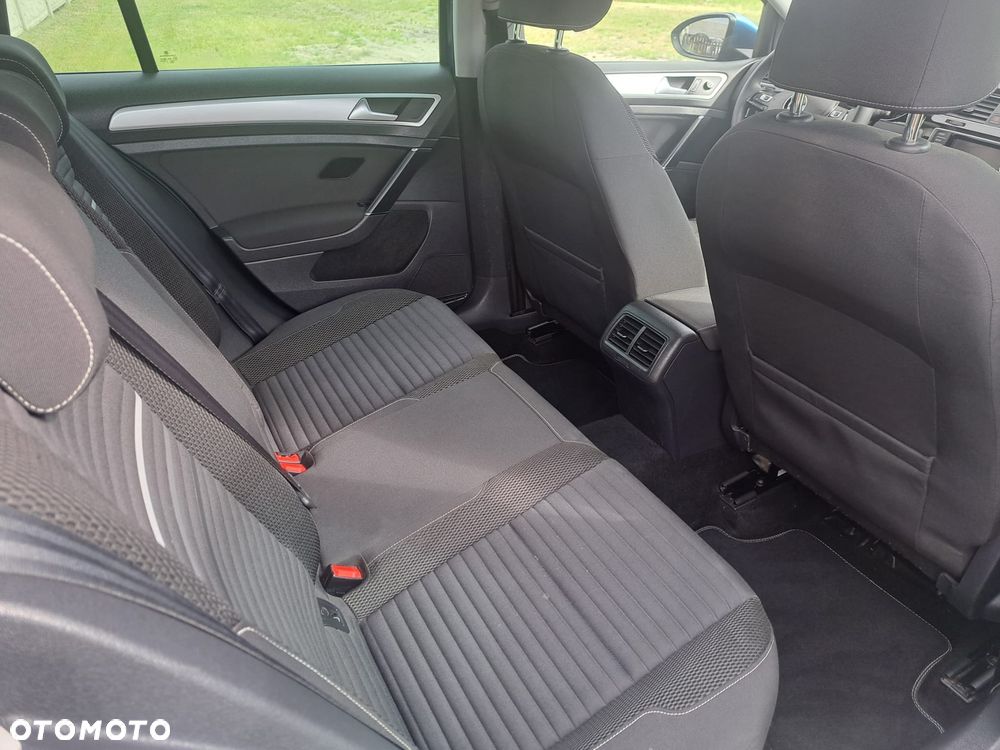 Volkswagen Golf - 21