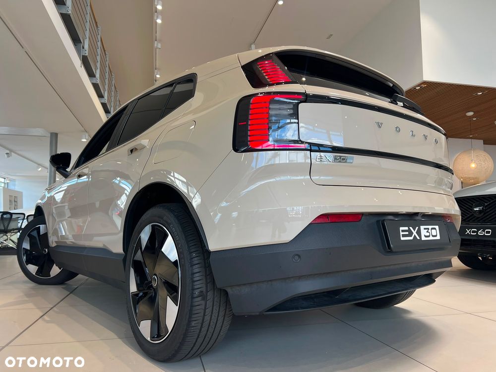 Volvo EX30 69kWh Twin Motor Plus - 9