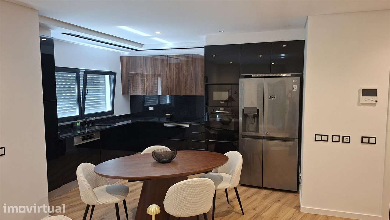 Apartamento T3 com varanda e garagem em Faro - Grande imagem: 3/16