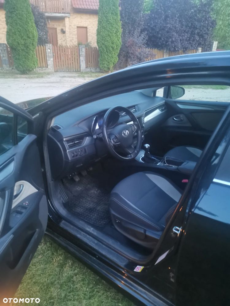 Toyota Avensis 2.0 D-4D Prestige - 11