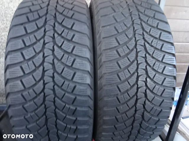 245/45/R19 102V Kumho Winter Craft WP71 - 1