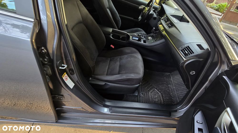 Lexus CT - 21