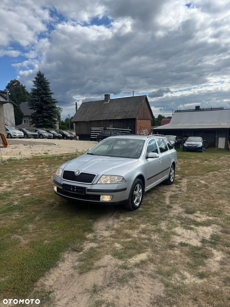 Skoda Superb 2.0 TDI DPF Ambiente - 32
