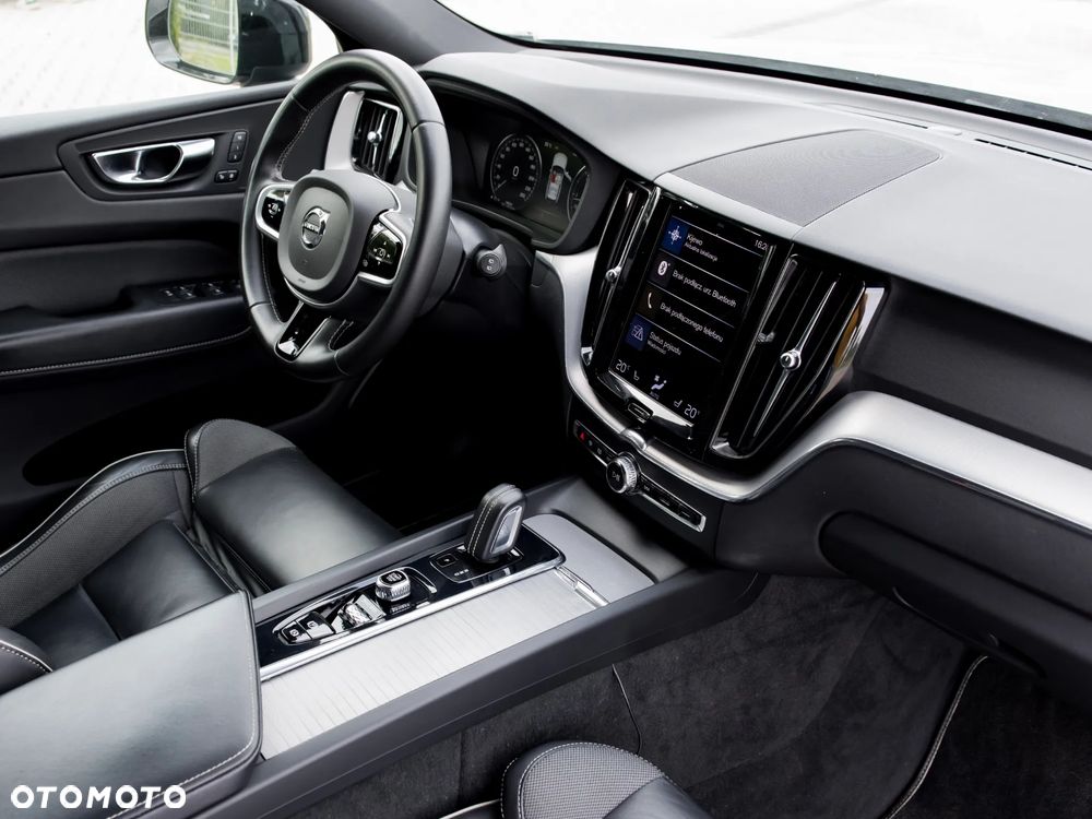 Volvo XC 60 B4 D AWD R-Design - 11