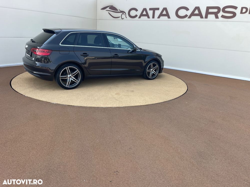 Audi A3 Sportback 2.0 TDI (clean diesel) quattro S tronic Ambiente - 16