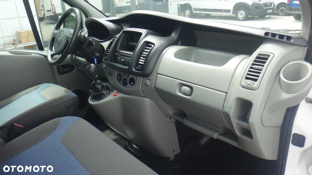 Renault Trafic - 12