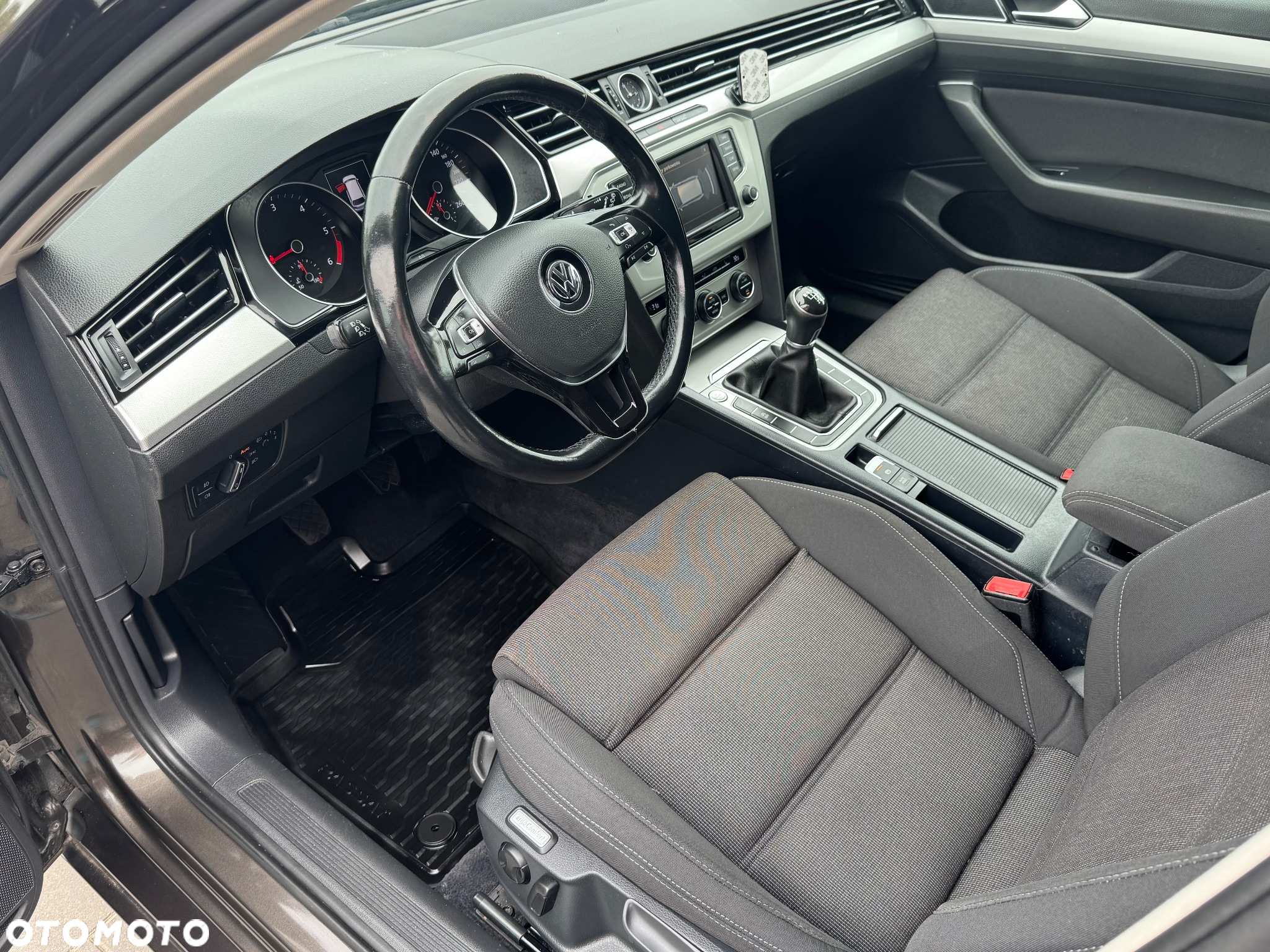 Volkswagen Passat 2.0 TDI BMT Comfortline - 12