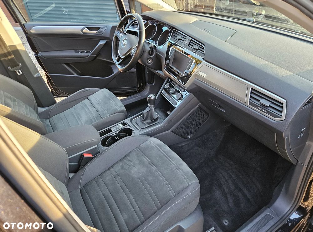 Volkswagen Touran 2.0 TDI SCR Comfortline - 17