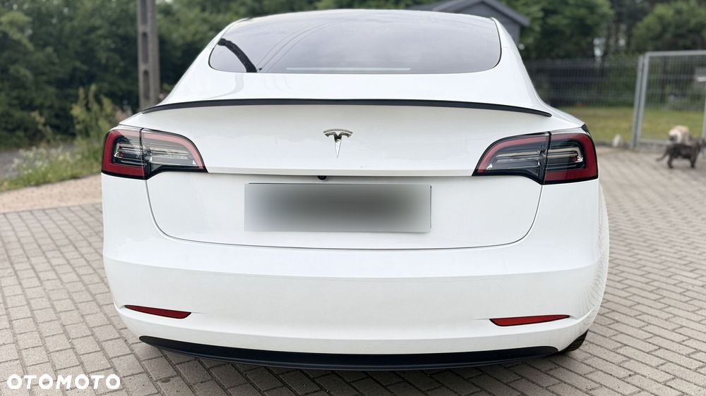 Tesla Model 3 - 8