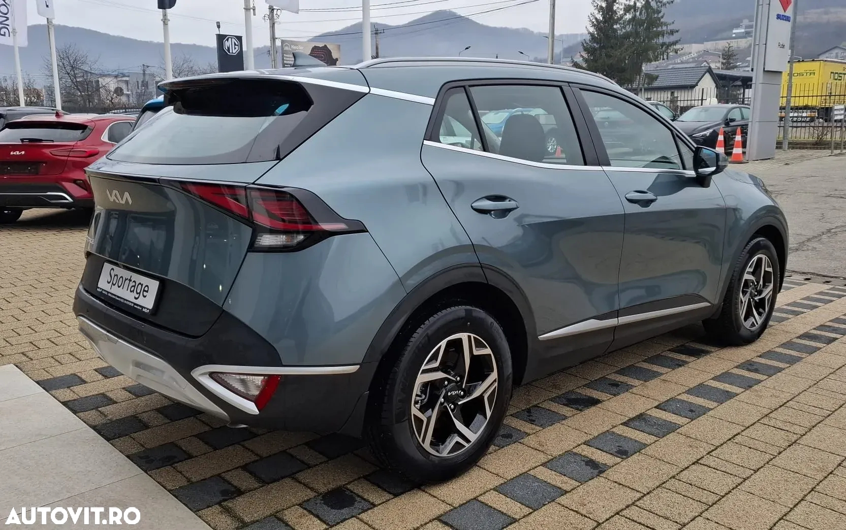 Kia Sportage 1.6 T-GDI MHEV 7DCT HP 4x2 Urban - 3