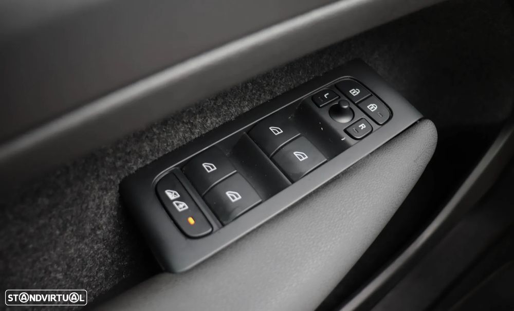 Volvo C40 Recharge Plus - 26