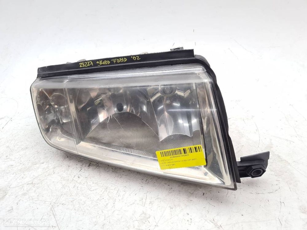 FAROL DIREITO SKODA FABIA I 2002 -086651105R - 2