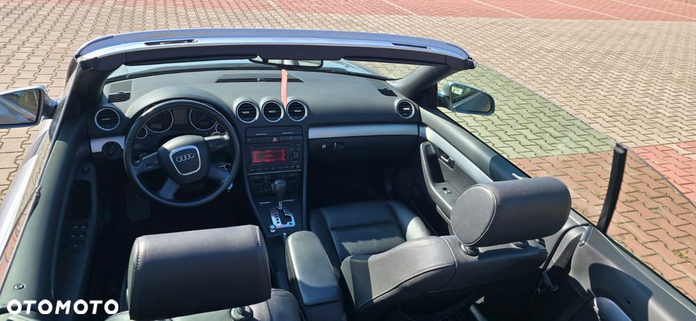 Audi A4 Cabrio 1.8 T multitronic - 24