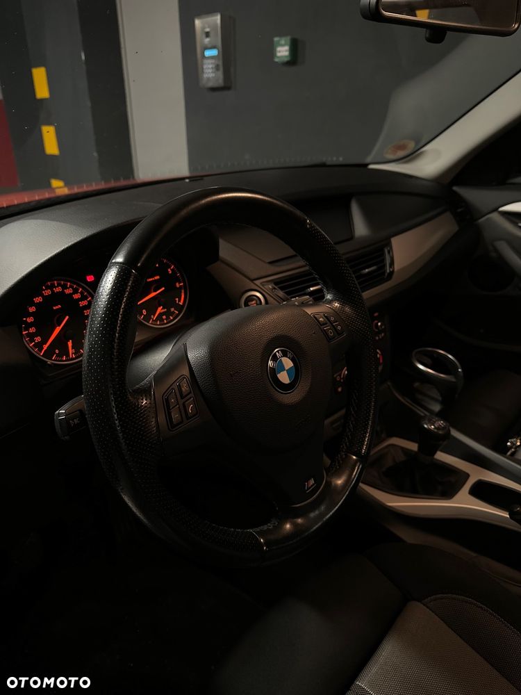 BMW X1 sDrive18i - 12