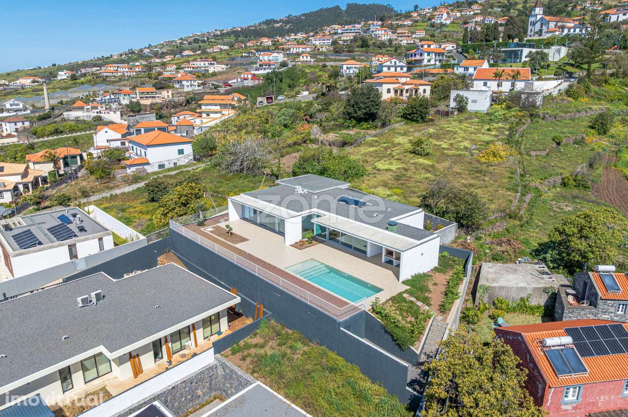 Moradia Térrea | T4 | Piscina | Estreito da Calheta - Grande imagem: 4/60