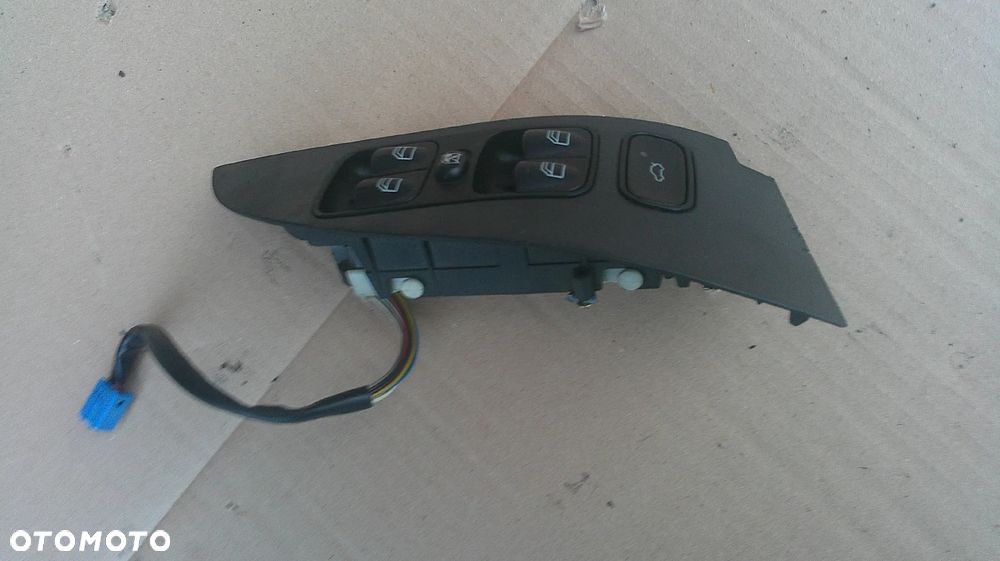 MERCEDES W203 PRZEŁĄCZNIK SZYB KIEROWCY