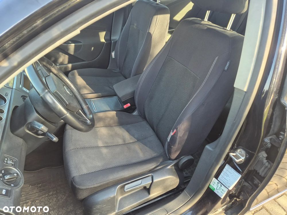 Volkswagen Passat 1.9 TDI Comfortline - 9