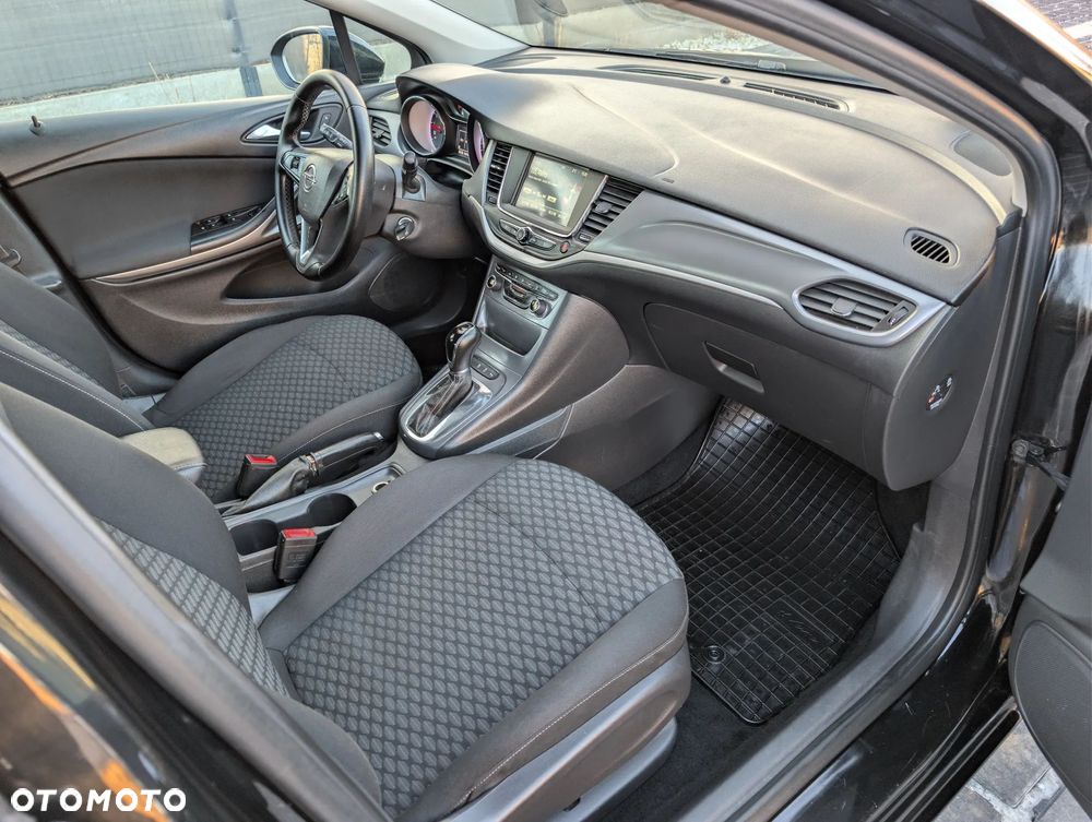Opel Astra 1.4 T Enjoy S&S - 11