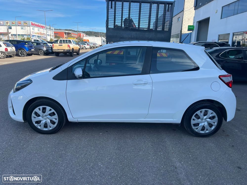 Toyota Yaris Ecobizz IVA Dedutível - 2