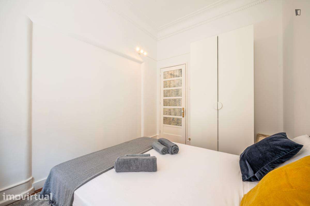 Quarto - localizado em Marquês de Pombal Lisbon - Grande imagem: 3/19
