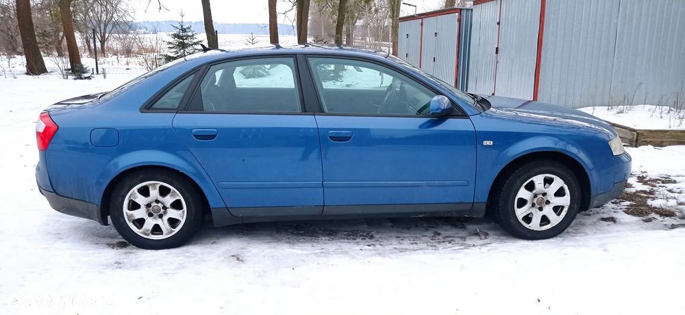 Audi A4 Limousine - 1