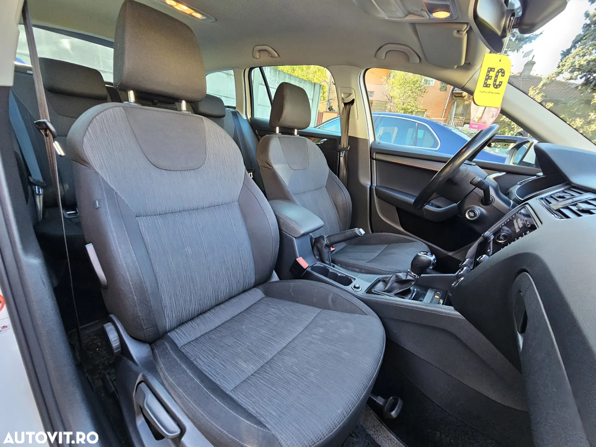 Skoda Octavia Combi Diesel 1.6 TDI DSG Style - 36